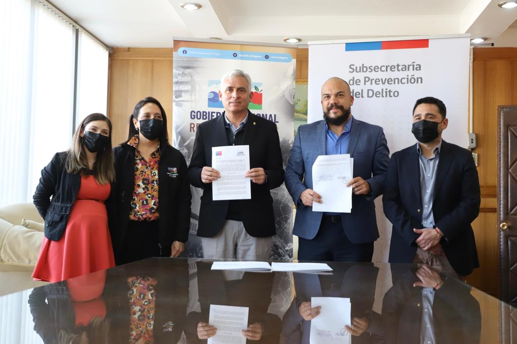 GOBERNADOR REGIONAL Y SUBSECRETARIO DE PREVENCIÓN DEL DELITO FIRMAN CONVENIO PARA MEJORAR SEGURIDAD PÚBLICA EN OHIGGINSNBSP 1
