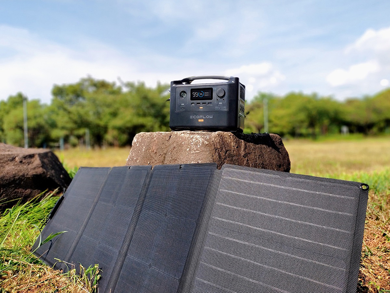 CÓMO ELEGIR EL MEJOR PANEL SOLAR PORTÁTIL PARA ACAMPAR s