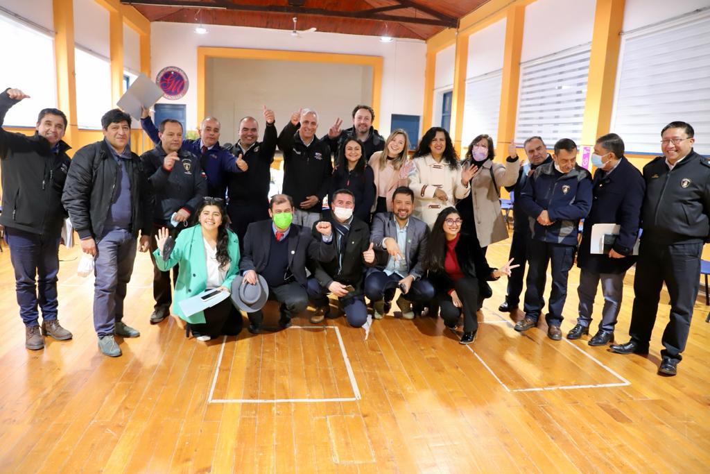 GOBERNADOR PABLO SILVA AMAYA DESTACA PERMANENTE COMPROMISONBSPNBSPCON BOMBEROS EN SU PRIMER AÑO DE GESTIÓN