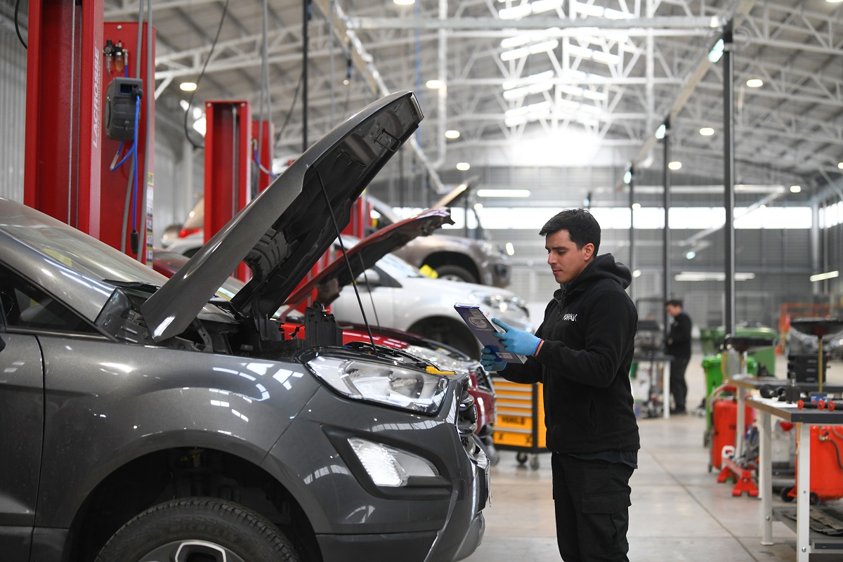 CONOCE LOS CHEQUEOS CLAVE DEL AUTO ANTES DE VIAJAR EN CARRETERA