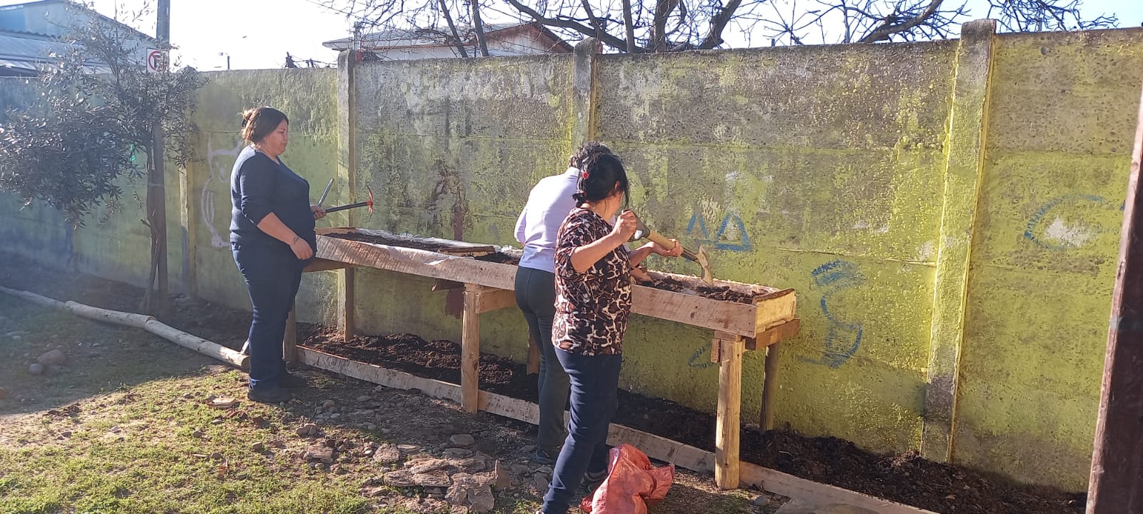 FAMILIAS DE RANCAGUA Y SAN VICENTE APRENDEN SOBRE HUERTOS URBANOS GRACIAS AL QUIERO MI BARRIO 2