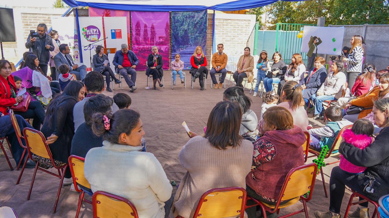 120 NIÑOS Y NIÑAS DE REQUÍNOA RECIBIRÁN ATENCIÓN Y APOYO EN UN ESPACIO PÚBLICO INFANTIL Conversatorio con padres y madres sobre crianza respetuosa y parentalidad social positiva