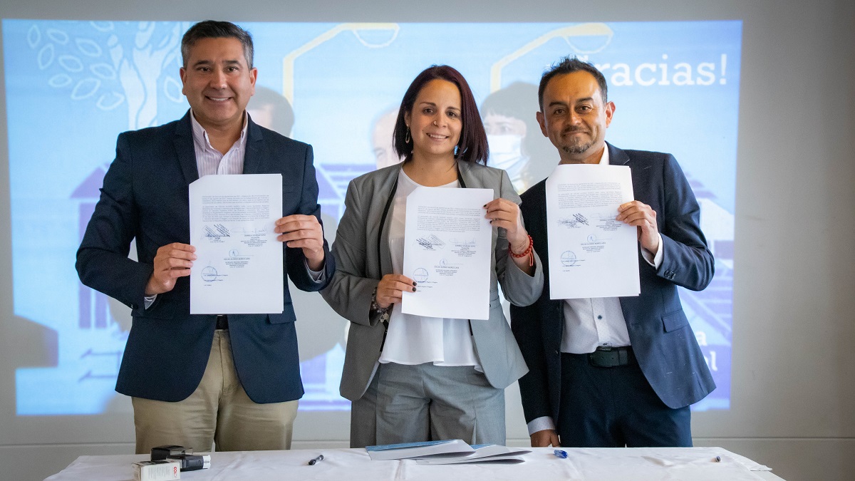 MINVU DE LA REGIÓN DE OHIGGINS Y ESSBIO FIRMAN CONVENIO PARA REDUCIR TIEMPOS DE EJECUCIÓN DE PROYECTOS HABITACIONALES 2