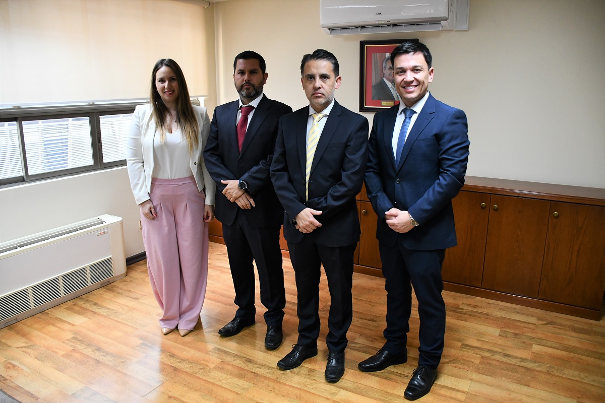 MINISTRO DE LA CORTE DE RANCAGUA PEDRO CARO SE REÚNE DIRECTOR REGIONAL DE LA CORPORACIÓN DE ASISTENCIA JUDICIAL POR DÉFICIT DE CURADORES AD LITEM PARA NIÑOS NIÑAS Y ADOLESCENTES