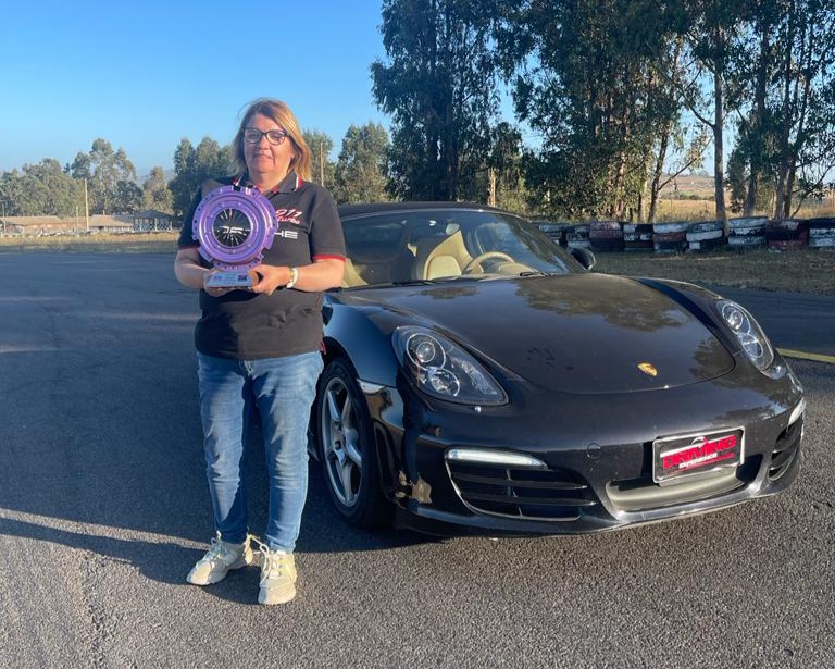 CRISTINA OYANEDE LA PRIMERA MUJER EN ENTRAR AL PORSCHE CLUB ANDINO 2