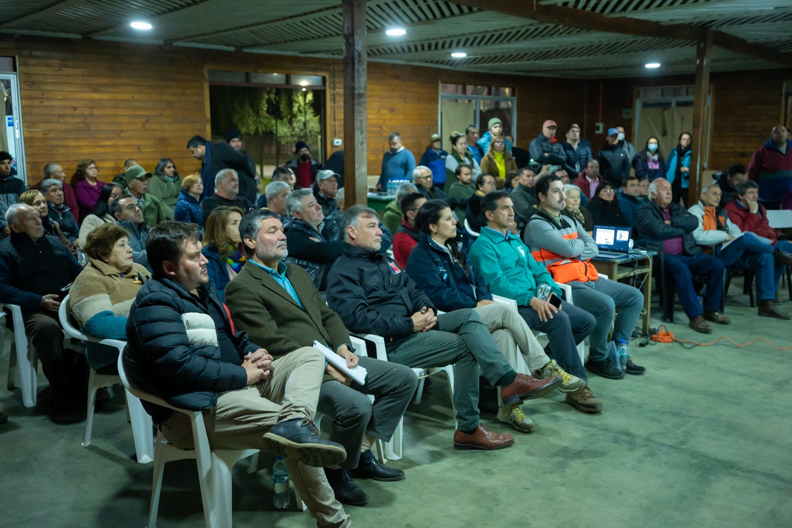 MOP DE OHIGGINS Y VALPARAÍSO COORDINAN CON LA COMUNIDAD FUTURAS OBRAS EN PUENTE RAPEL 3