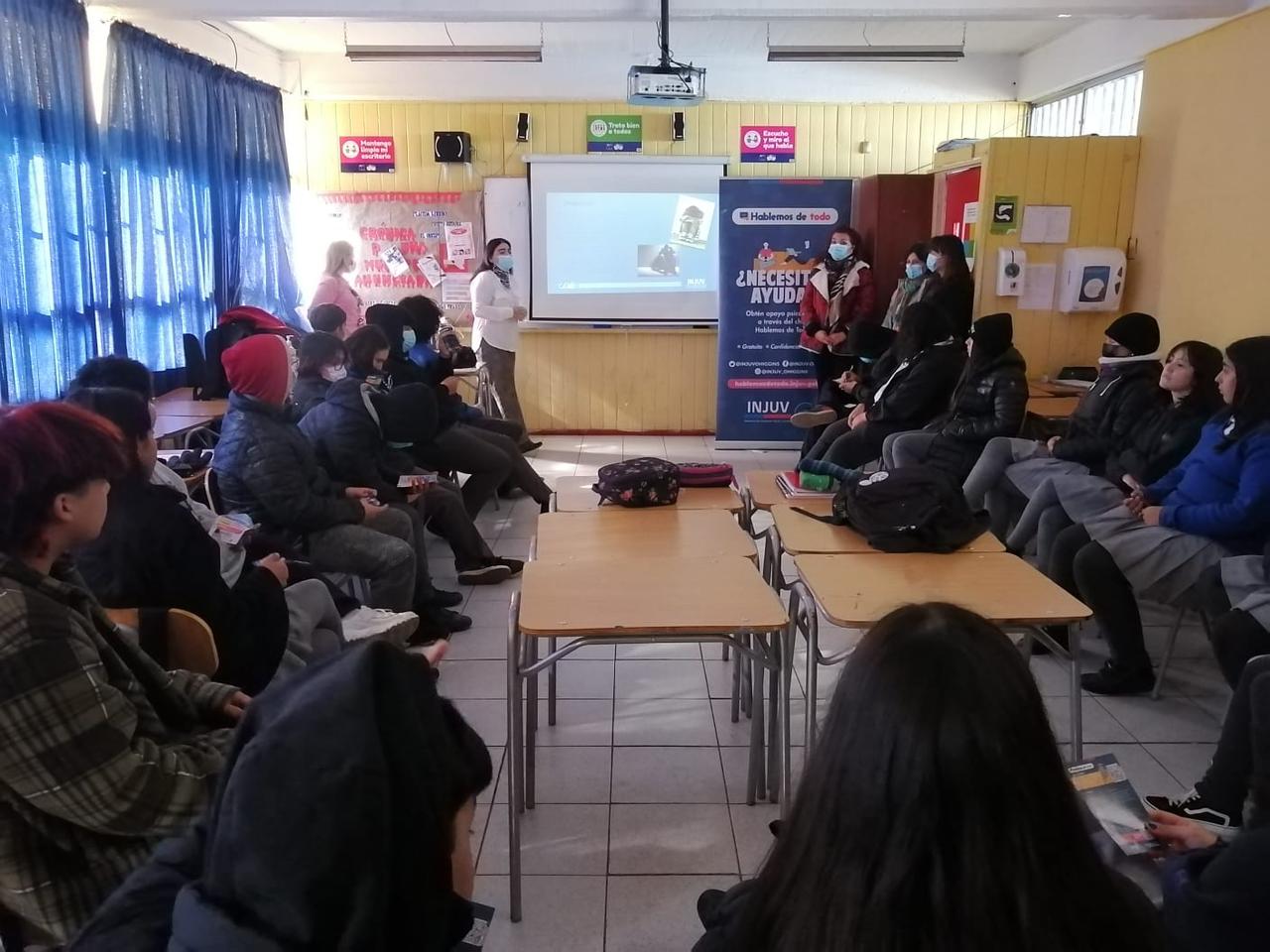 MÁS DE 300 JÓVENES HAN PARTICIPADO DEL PROGRAMA HABLEMOS DE TODO DE INJUV EN LA REGIÓN DE OHIGGINS