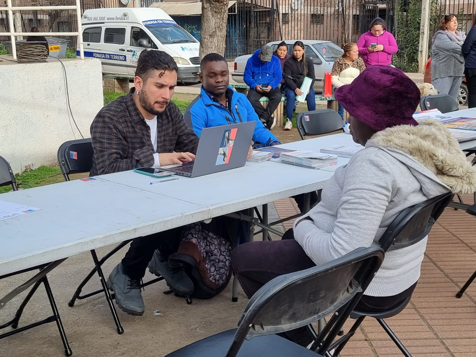 DELEGACIÓN PRESIDENCIAL DE COLCHAGUA REALIZÓ OPERATIVO PARA INMIGRANTES EN POBLACIÓN SAN HERNÁN DE SAN FERNANDO