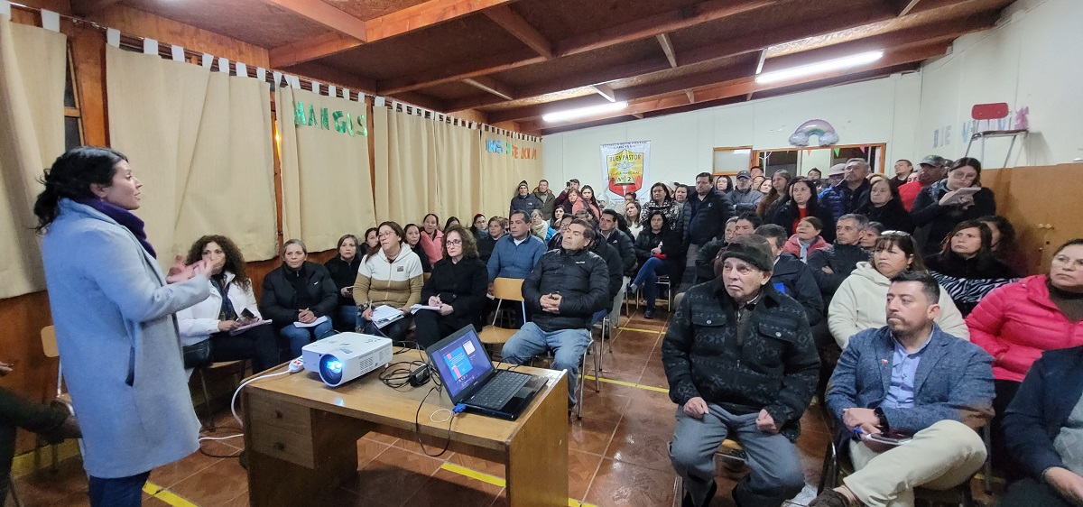 MOP OHIGGINS SE REUNIÓ CON DIRIGENTES DE LA MORANINA Y TUNICHE PARA REFORZAR EL ALCANCE DEL PROYECTO DE LA AMPLIACIÓN DE LA RUTA H 10 210 EN RANCAGUA 3