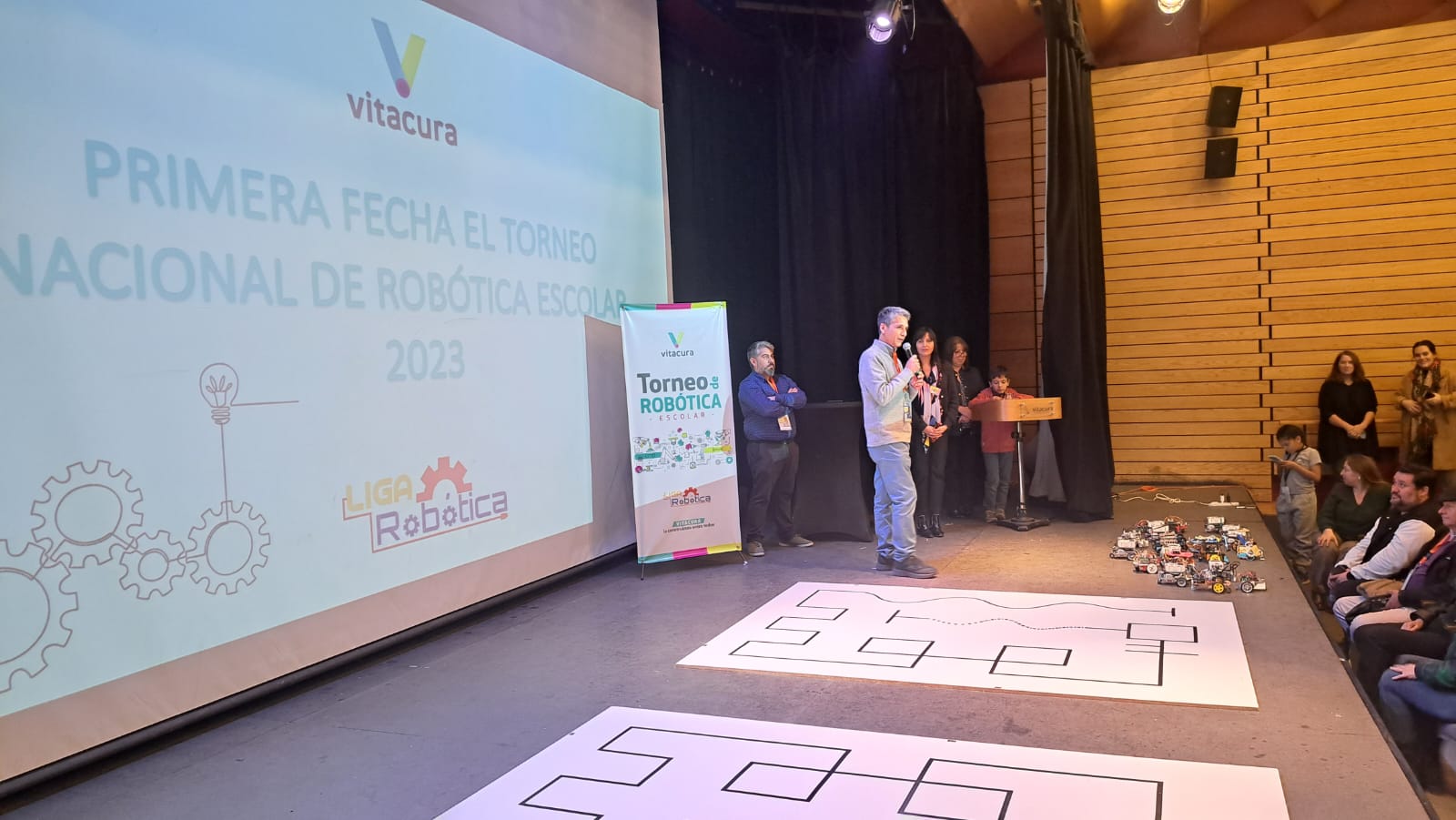 CON UN LLENO TOTAL SE REALIZÓ PRIMERA FECHA DEL TORNEO NACIONAL DE ROBÓTICA ESCOLAR Liga Robótica Vitacura 3
