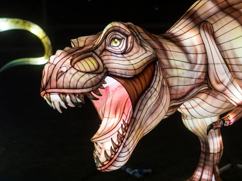 VIVE UNAS VACACIONES FELICES CON DINOSAURIOS RECARGADOS Y EGIPTO THE EXPERIENCE EGIPTO