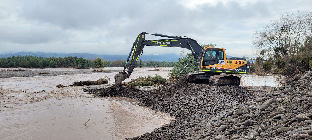 DOH MOP OHIGGINS CONSTRUYE DEFENSAS FLUVIALES DE EMERGENCIA EN RÍO CACHAPOAL COMUNA DE COLTAUCO 4