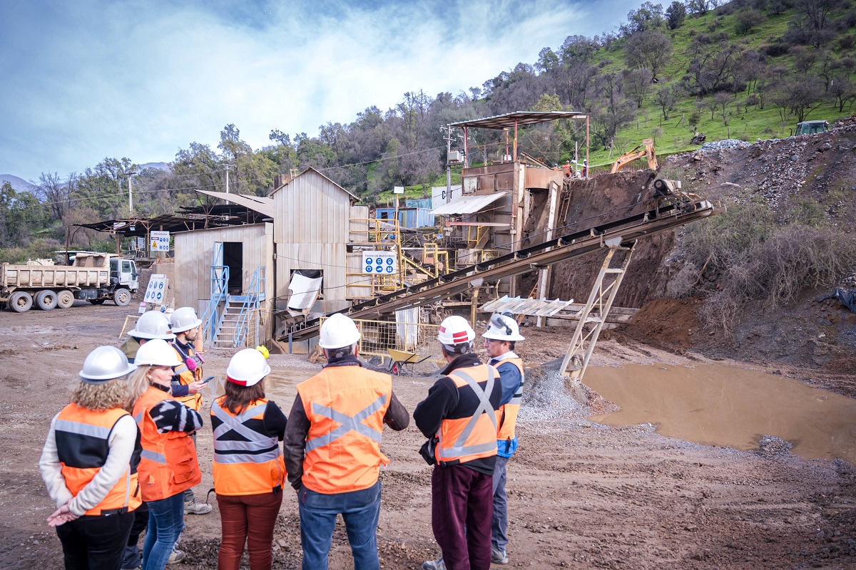 MINISTRA HERNANDO LEVANTA REQUERIMIENTOS DE LAS Y LOS PRODUCTORES MINEROS AFECTADOS POR LA EMERGENCIA CLIMÁTICA EN OHIGGINS 1