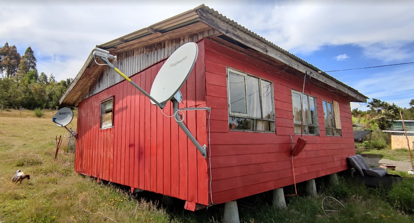 INTERNET SATELITAL UNA HERRAMIENTA PARA POTENCIAR LA EDUCACIÓN RURAL EN CHILE 1