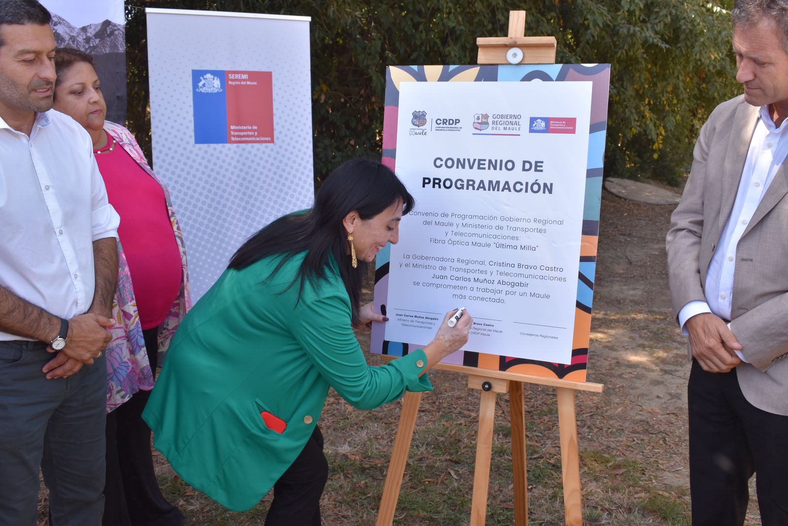 Gobernadora Regional firmó millonario Convenio de Programación para dotar de conectividad digital al Maule 2