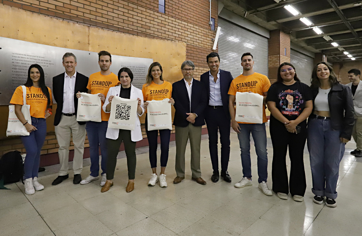 METRO JUNTO A LOS MINISTERIOS DE LA MUJER Y TRANSPORTES REPRESENTANTES ESTUDIANTILES Y LORÉAL LLAMAN A CAPACITARSE CONTRA EL ACOSO CALLEJERO IMG 7955