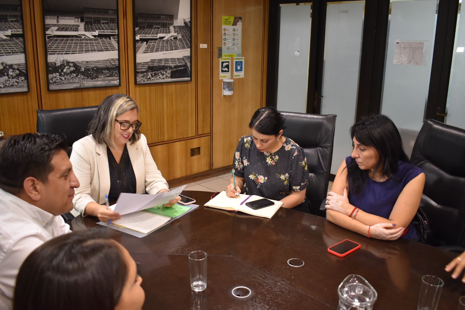 GOBERNADORA REGIONAL SOLICITA ACELERACIÓN DE PROCESOS ADMINISTRATIVOS PARA AVANZAR EN RECONSTRUCCIÓN DE TEATRO DE CAUQUENES 1