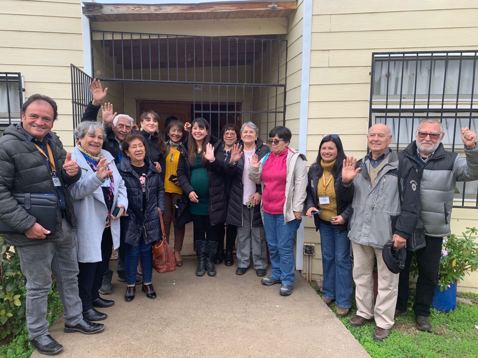 SEREMI DE GOBIERNO INFORMA EN TERRENO A FEDERACIÓN DE ADULTOS MAYORES DE CARDENAL CARO LOS AVANCES DEL GOBIERNO 2