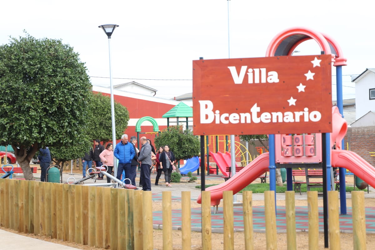 VECINOS DE LA VILLA BICENTENARIO DE PICHILEMU MEJORAN SU PLAZA CON RECURSOS APORTADOS POR EL GOBIERNO REGIONAL 3