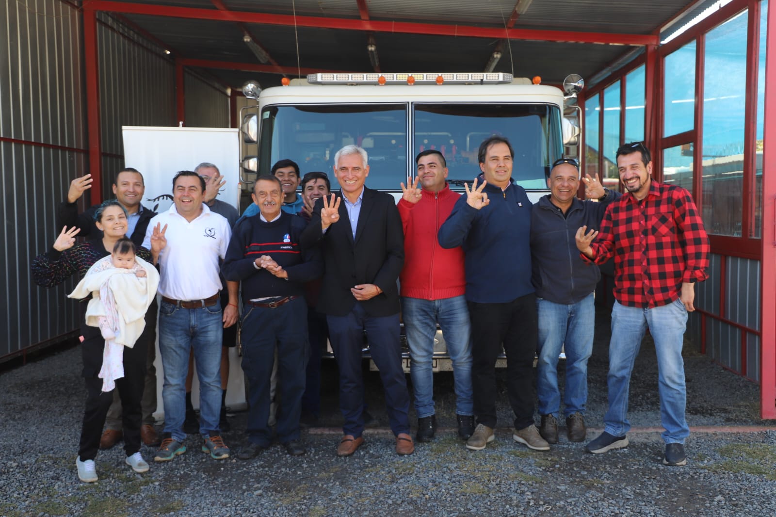 GOBERNADOR REGIONAL ANUNCIA AUMENTO DE RECURSOS PARA LA CONSTRUCCIÓN DEL CUARTEL DE LA 3ª COMPAÑÍA DE BOMBEROS DE MACHALÍ Bomba Nogales 1