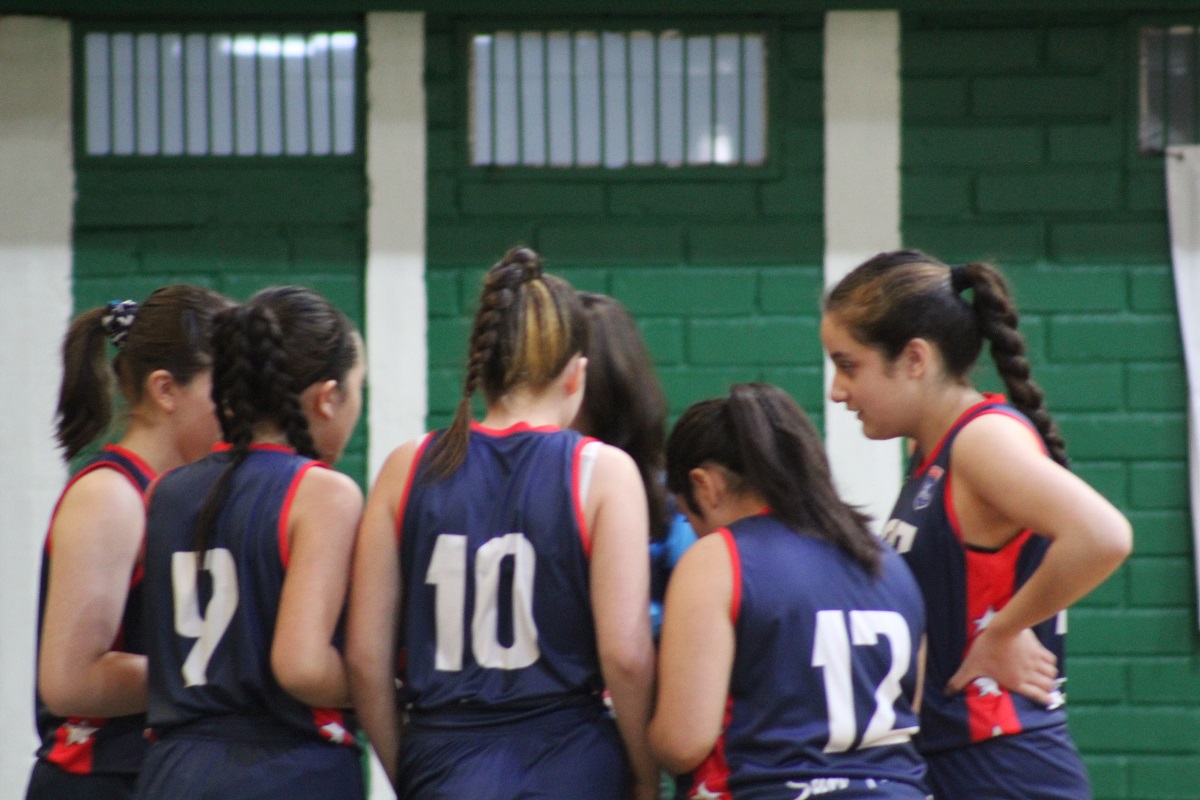 INSTITUTO MARISTA SAN FERNANDO DE OHIGGINS VENCE AL COLEGIO PAULA MONTAL DE MAULE EN EL GRUPO B DE BÁSQUETBOL FEMENINO Equipo San Fernando