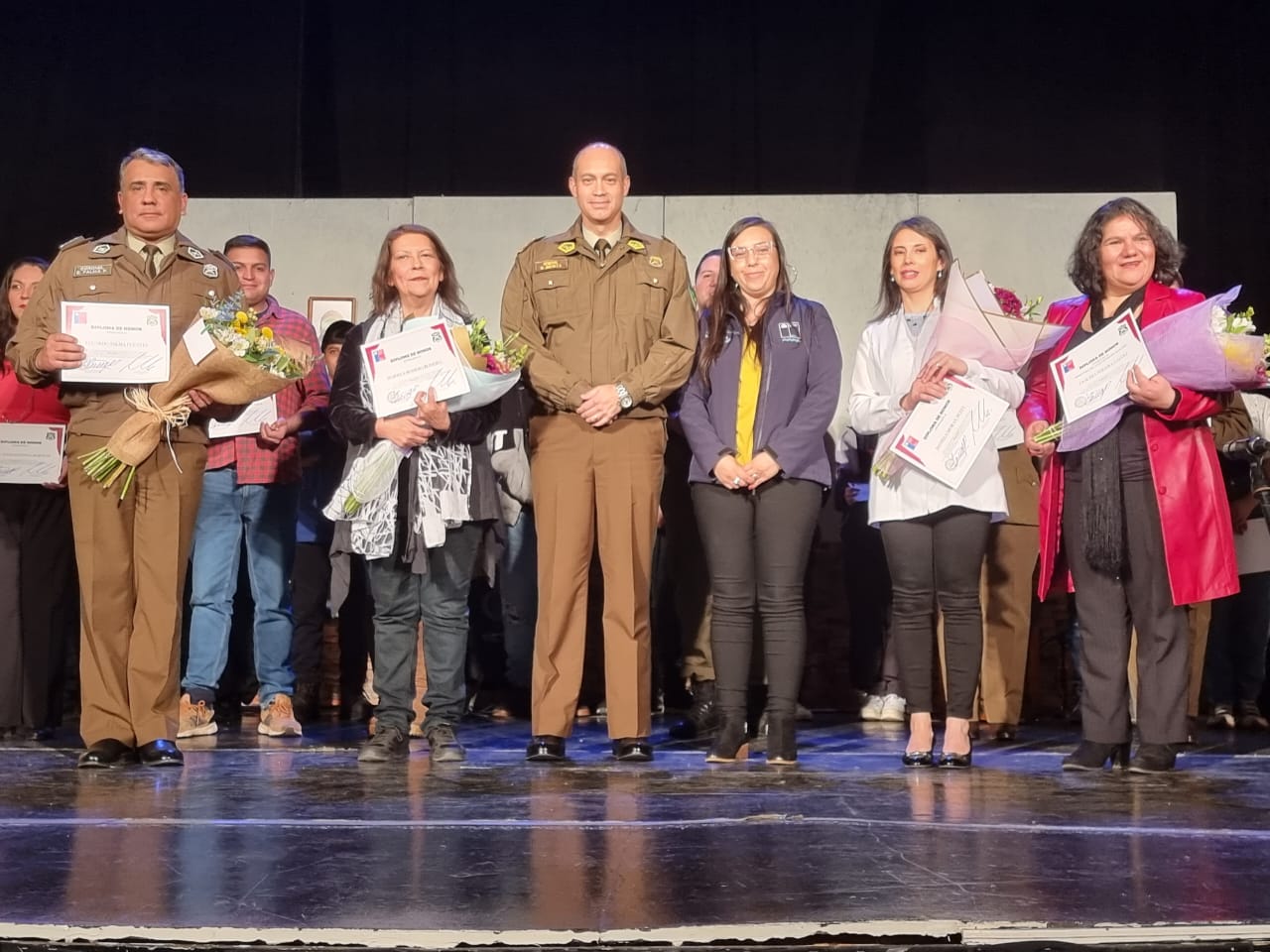 FUE ESTRENADA INTRAMURO OBRA TEATRAL ESCRITA E INTERPRETADA POR CARABINEROS 1