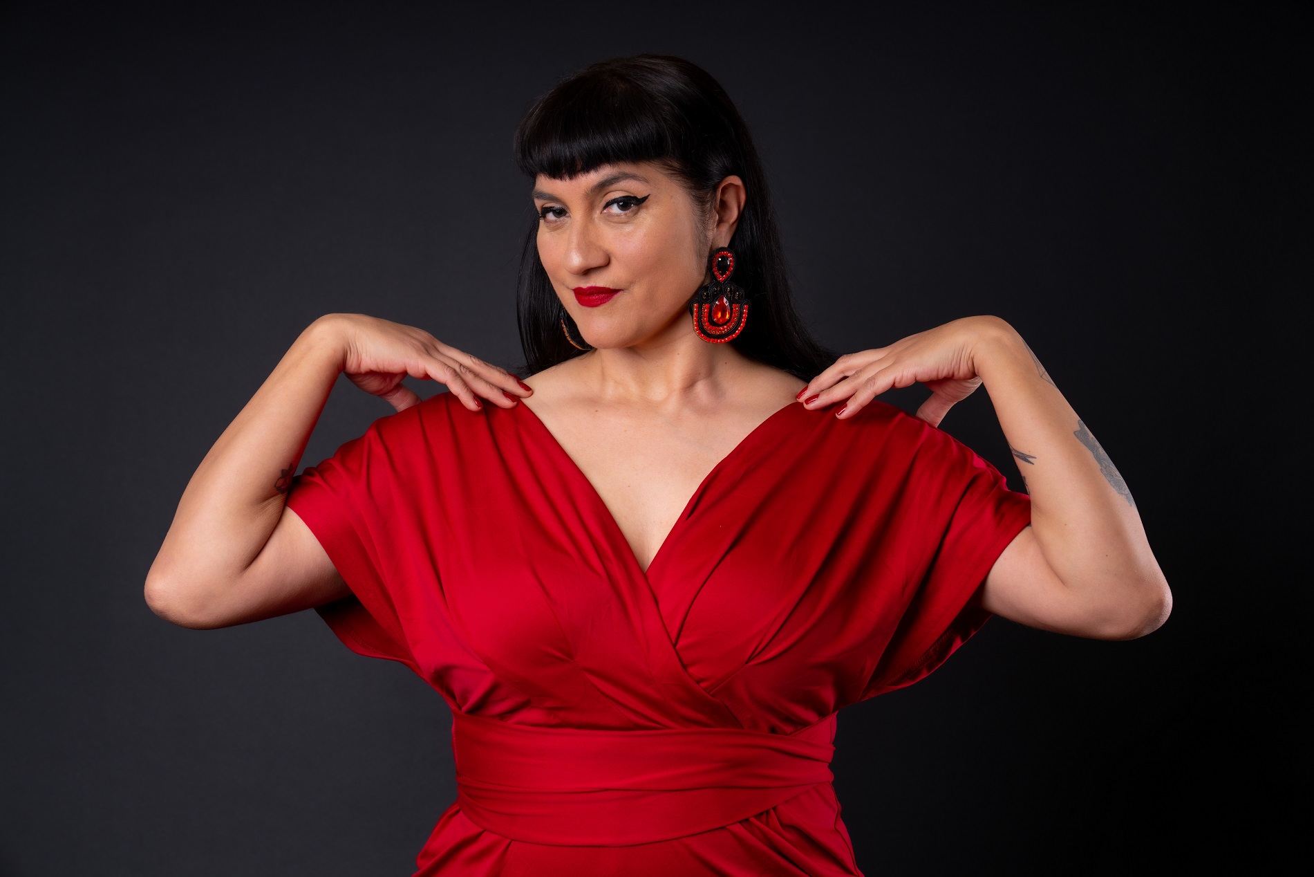 CANTANTE CHILENA LA JOYA PRESENTA SU ÁLBUM DEBUT AMIGA DEL DOLOR EN SALA MASTER