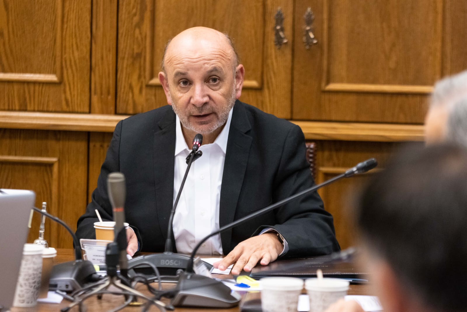 SENADOR CASTRO PIDE AL GOBIERNO DESTRABAR NUDO FINANCIERO DE LA LEY RICARTE SOTO PARA INCORPORAR NUEVAS ENFERMEDADES DE ALTO IMPACTO