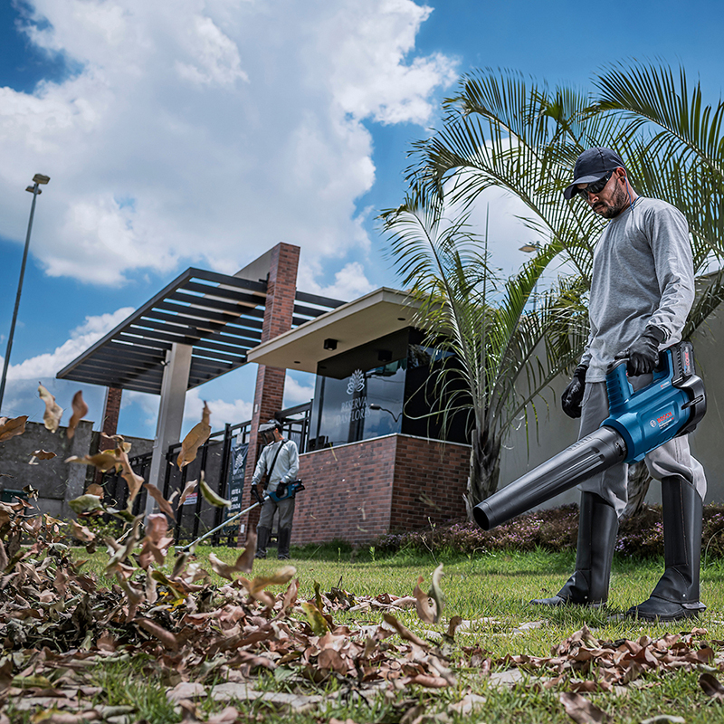Bosch apuesta por el cuidado del planeta con hidrolavadoras que ahorran un 80 del consumo de agua 06008D2000 000 07