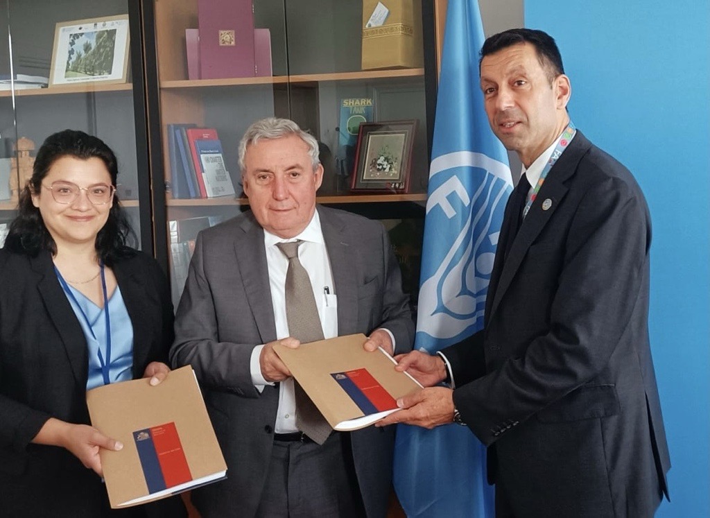 EN LA FAO ROMA MINISTERIO DE AGRICULTURA ENTREGÓ LOS EXPEDIENTES PARA POSTULAR DOS SISTEMAS AGRÍCOLAS PATRIMONIALES DE CHILE AL RECONOCIMIENTO SIPAM DE LA FAO
