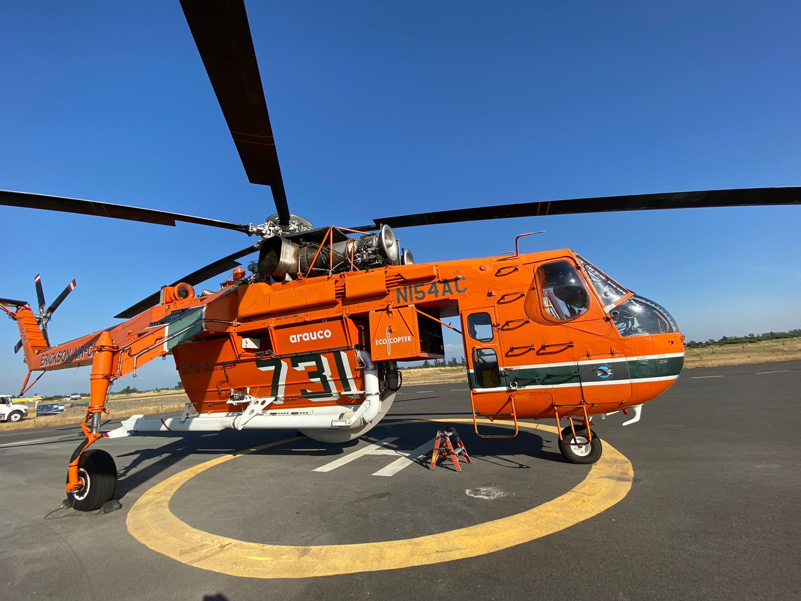 AERONAVES DE ALTO IMPACTO AIRCRANES Y SUPERPUMAS REFUERZAN LA BATALLA CONTRA EL FUEGO EN CHILE 1