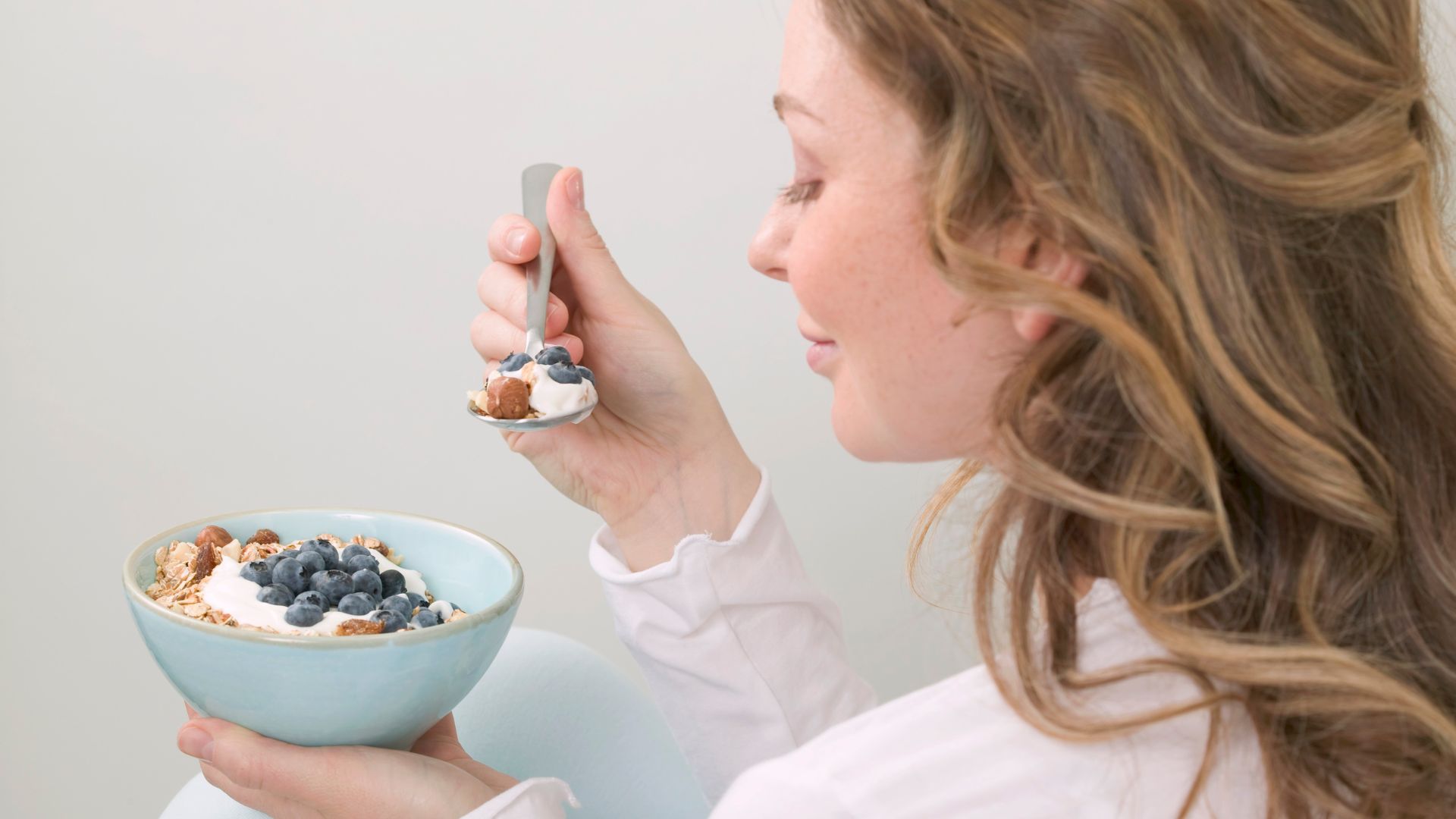 GLOW UP SALUDABLE CÓMO LA ALIMENTACIÓN PUEDE POTENCIAR EL BIENESTAR FEMENINO
