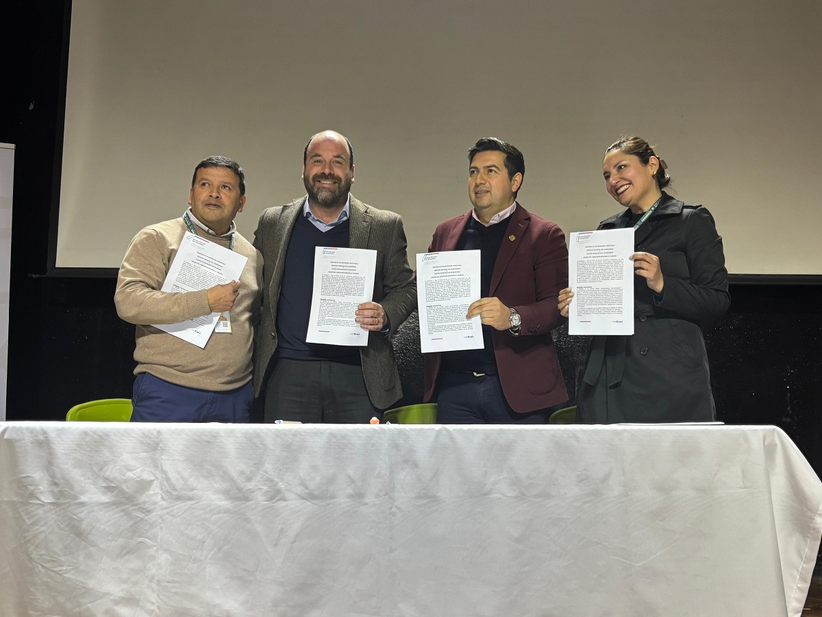 SERNAC FIRMÓ CONVENIO CON MUNICIPALIDAD DE GRANEROS PARA BRINDAR MAYOR PROTECCIÓN DE LOS CONSUMIDORES Firma Convenio SERNAC y Graneros 6