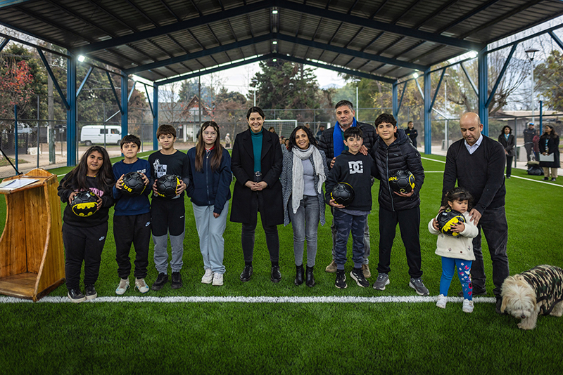 COMUNIDAD DE VILLA OHIGGINS DE DOÑIHUE INAUGURA RENOVADA MULTICANCHA 1
