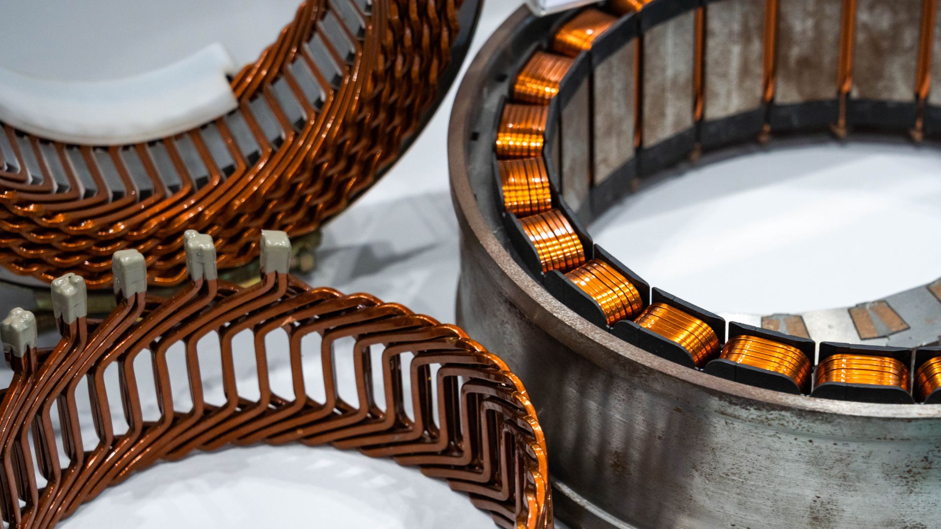 TECNOLOGÍA HISTÓRICA REAPARECE COMO CLAVE EN MOTORES ELÉCTRICOS MODERNOS Hairpin Windings referencial