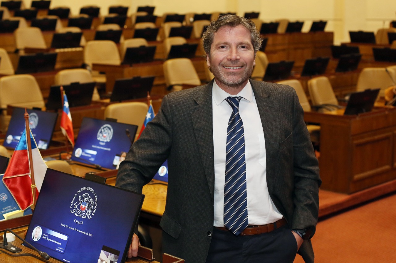 DIPUTADO CORNEJO TRAS BAJA PARTICIPACIÓN EN PRIMARIAS Y TRIUNFO DE JARA REFLEJA UN RECHAZO AL GOBIERNO Y LA NECESIDAD DE UNA CANDIDATA SERIA COMO MATTHEI