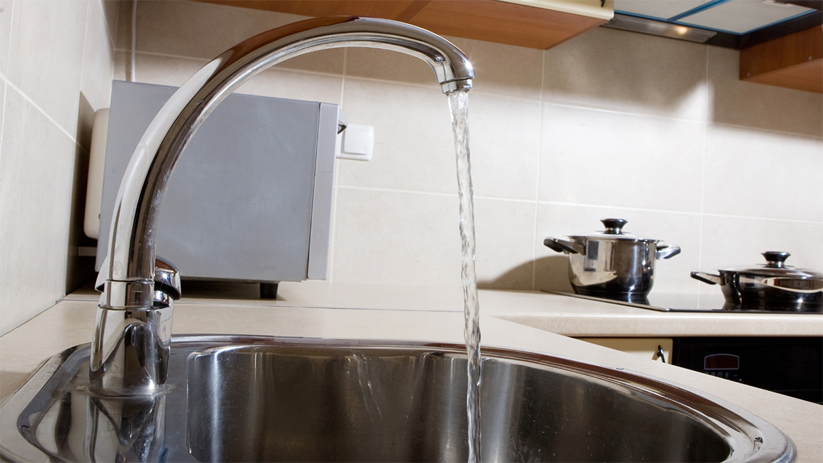 5 CONSEJOS PRÁCTICOS PARA AHORRAR AGUA EN EL HOGAR