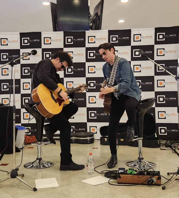 PIERO DUHART DE DE SALOON SORPRENDIÓ EN MALL PATIO RANCAGUA CON SHOW INAUGURAL DE PATIO MUSIC 2025