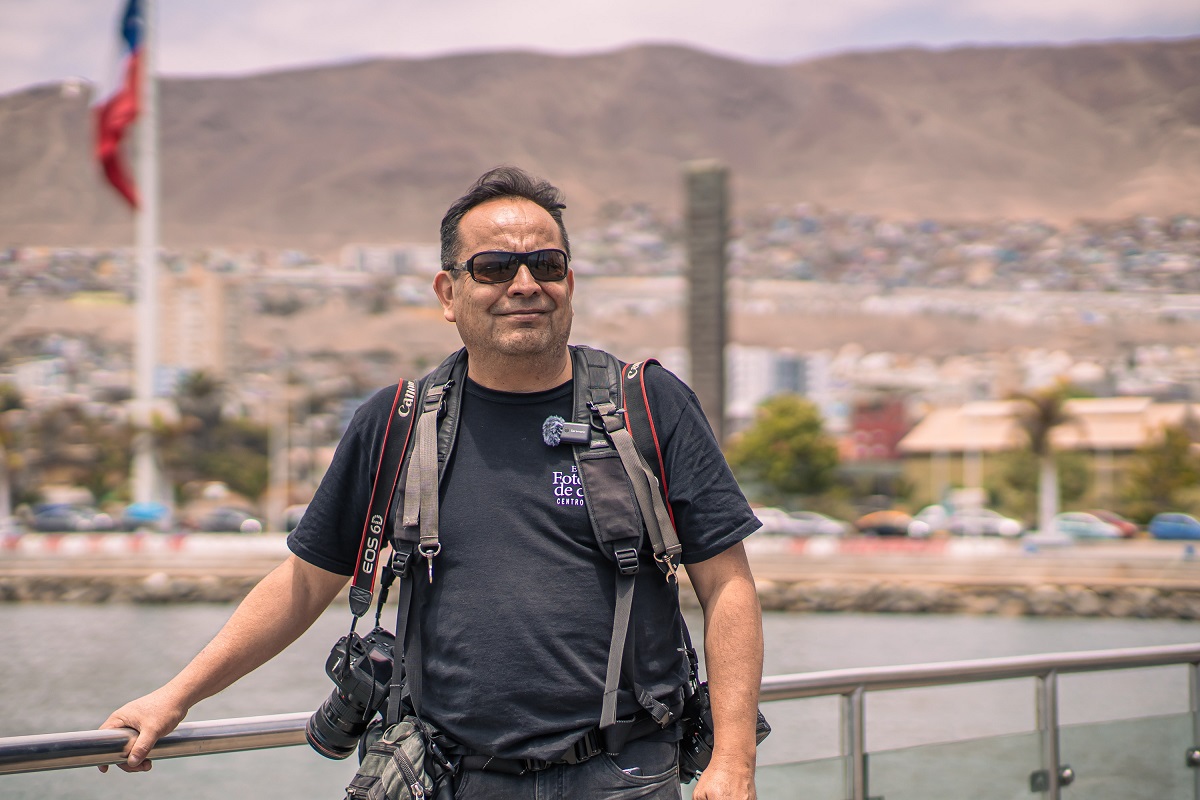 EL FOTÓGRAFO QUE CONVIRTIÓ SU CASA EN UN CENTRO CULTURAL GANA NUEVOS HÉROES 2025