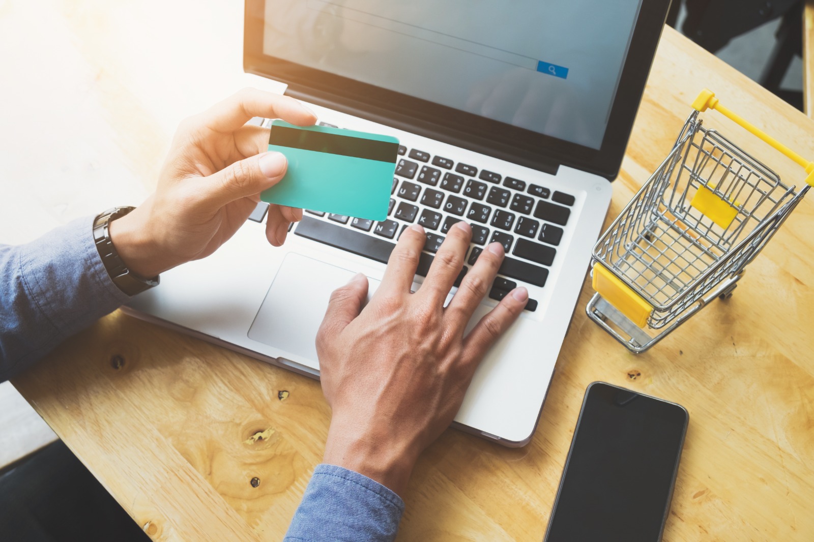 SEIS CONSEJOS PARA EVITAR ESTAFAS EN ESTE CYBER MONDAY